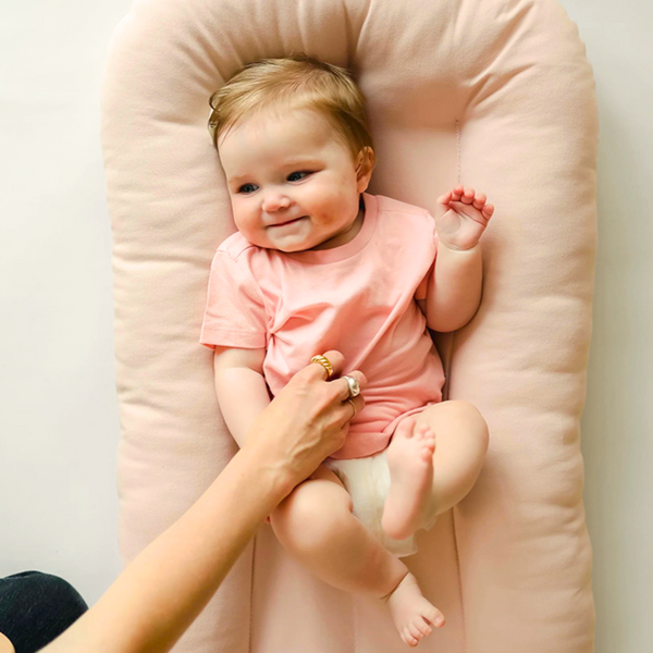 WobbleNest - Soft Newborn Lounger