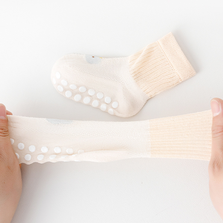 WobbleBug Summer Ready Grip Sockies
