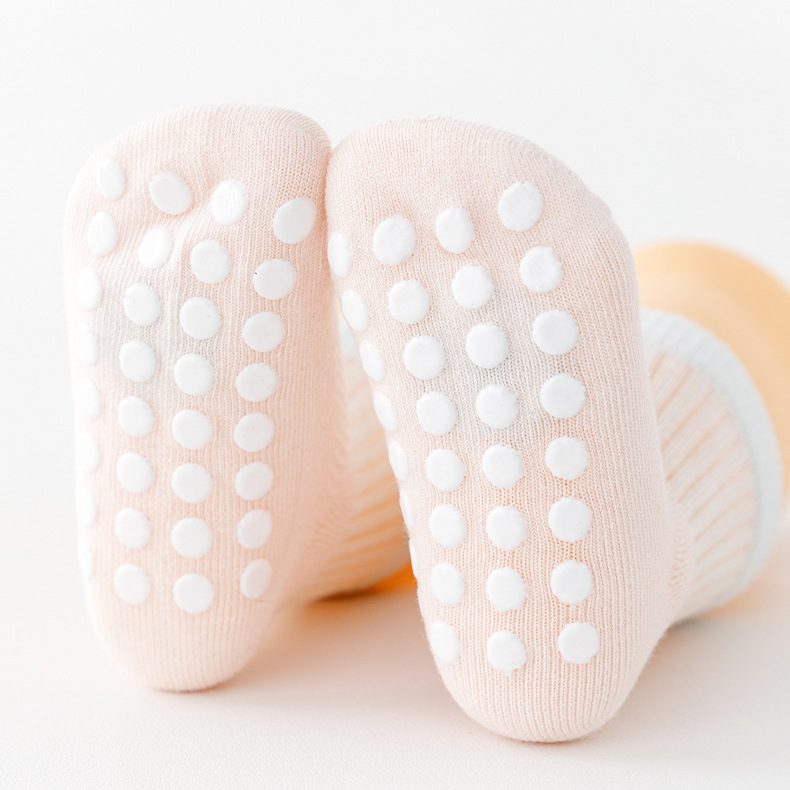 WobbleBug Summer Ready Grip Sockies